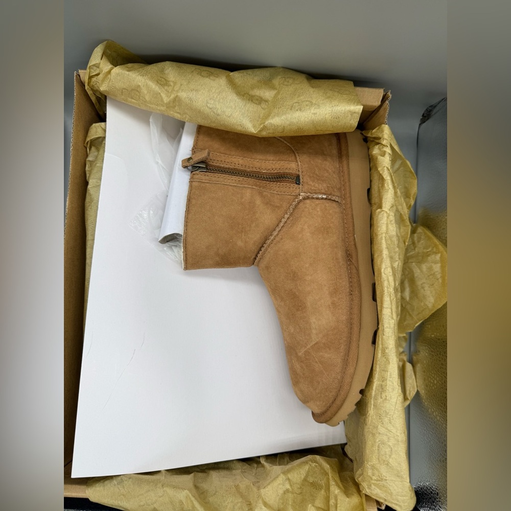 UGG Classic II Kids CHESTNUT Mini Double Zip Suede Winter Boots /Size 6 /NIB - Picture 3 of 9